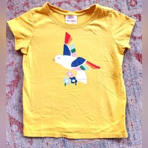 Hanna Andersson Yellow Kids Shirt with Rainbow Bird Design 130 / 8yrs